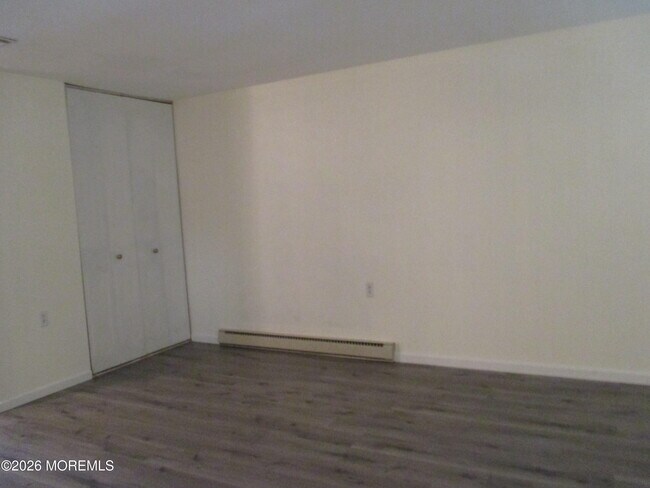 Building Photo - 363B Chesterfield Ct