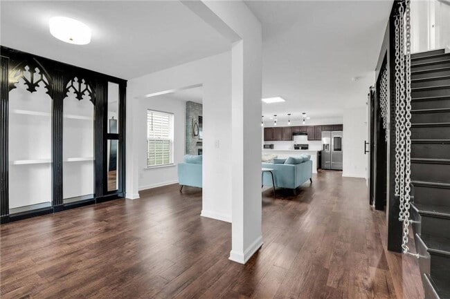 Building Photo - Modern 4 Bedroom South Savannah Home with Fenced Backyard