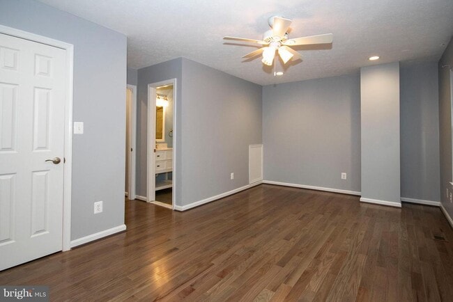 Building Photo - 9432 Loch Leven Ct
