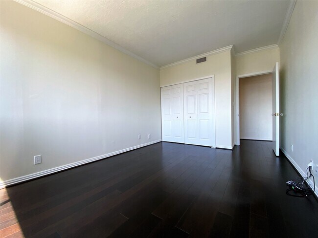 Building Photo - 49 Briar Hollow Ln