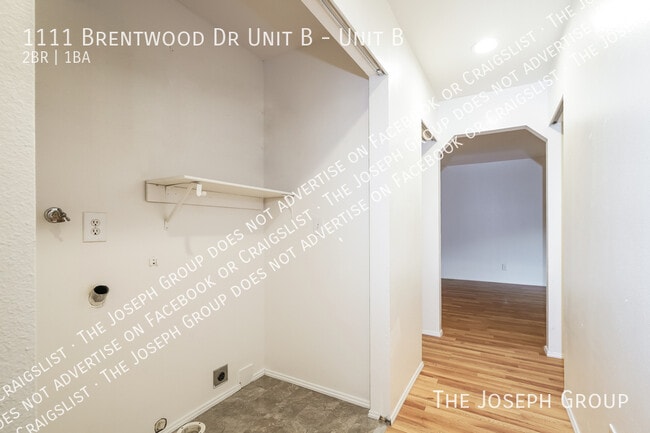 Building Photo - 1111 Brentwood Dr