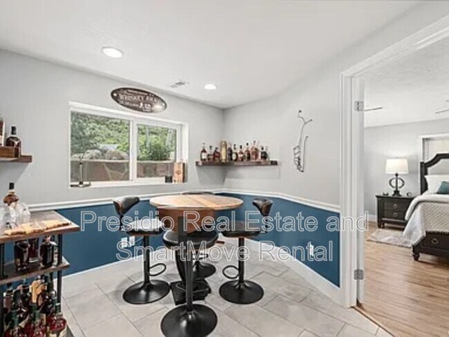 Building Photo - 10927 S Lostwood Dr
