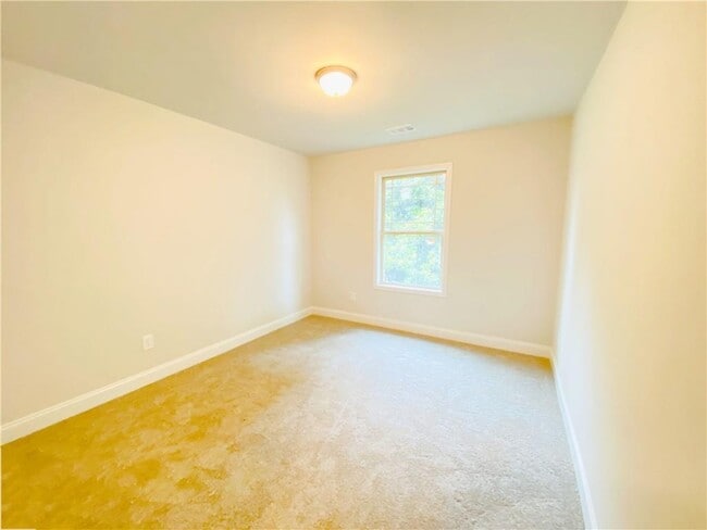 Building Photo - 1101 N Village Dr