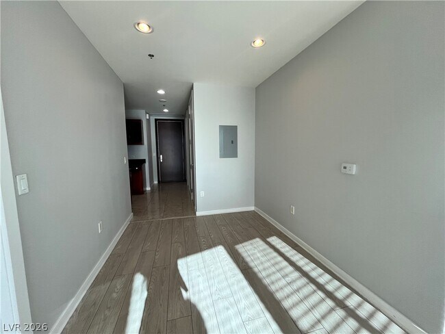 Building Photo - 4575 Dean Martin Dr