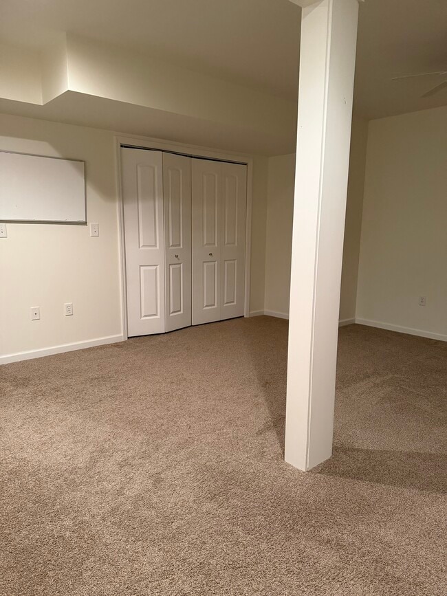 Building Photo - 174 Victoria Ln