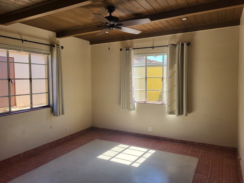 Building Photo - 716 N Palo Verde Blvd