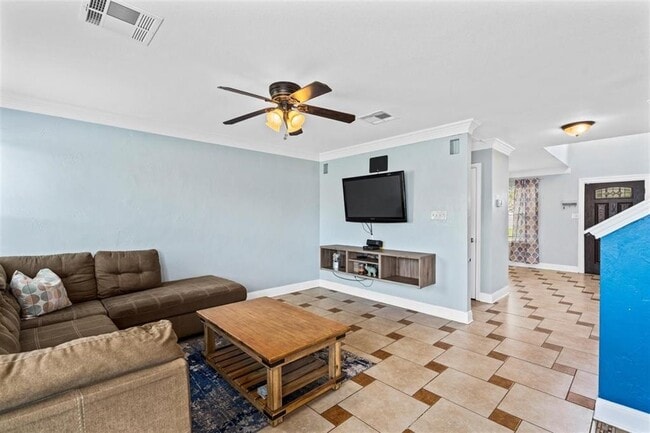 Building Photo - 220 Wegstrom St