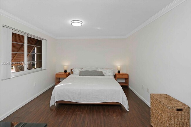 Building Photo - 9394 SW 77th Ave