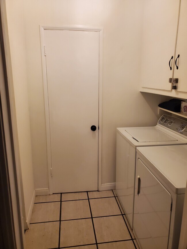 Building Photo - 13034 Hindry Ave