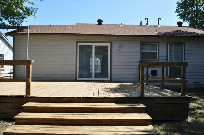 Building Photo - 1243 Centerville Rd