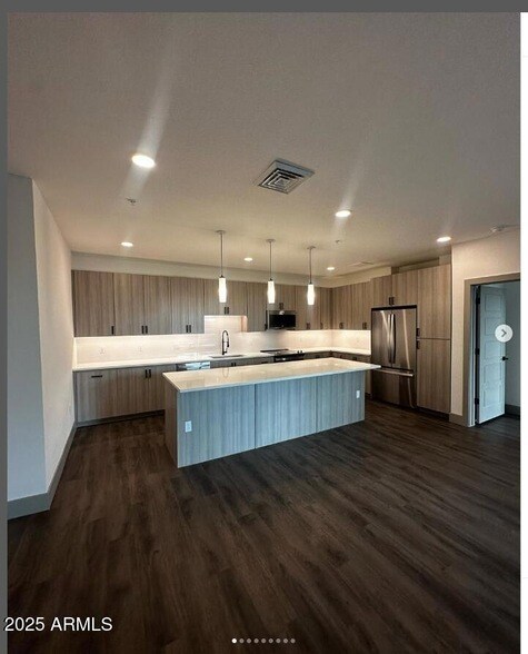 Building Photo - 7111 E Tierra Buena Ln