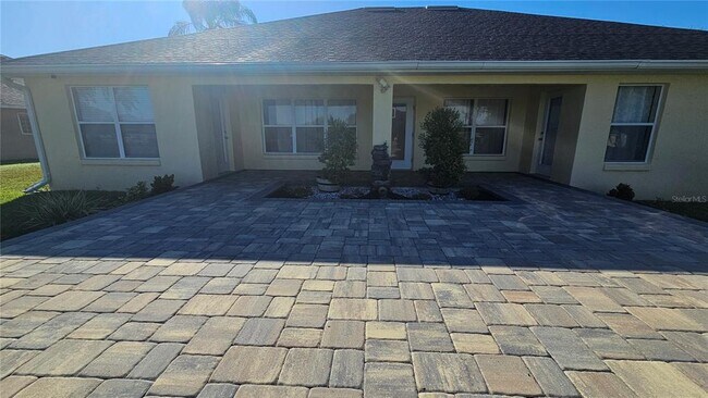 Building Photo - 6738 Ashbury Dr