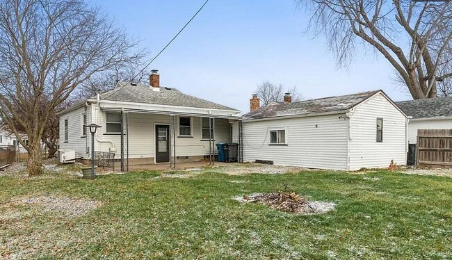 Building Photo - Terrific two bedroom home in Rock Island!