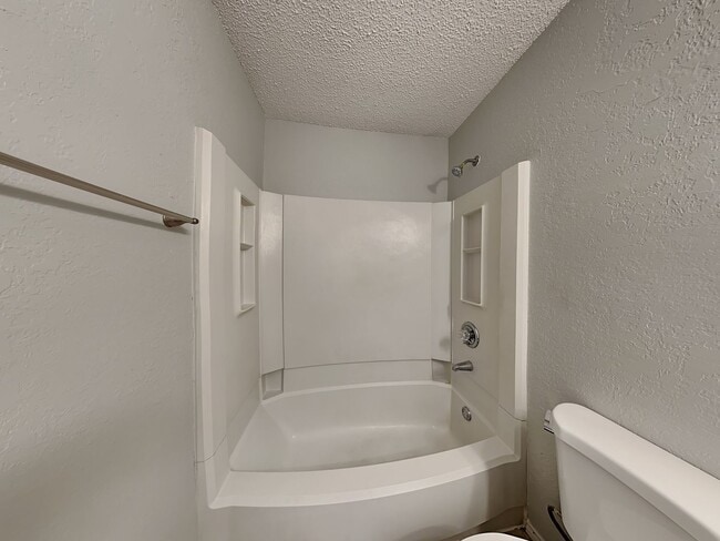 Building Photo - Newly Renovated Single Family Home | 2 BR/2BA | Covered Parking