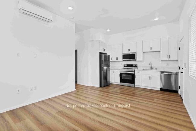 Building Photo - 2850 Nye St