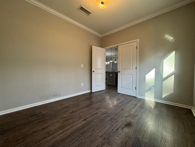 Building Photo - 115 Fortress Dr