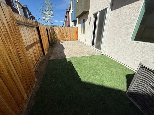 Building Photo - Charming Sun Valley Home with Generous Yard