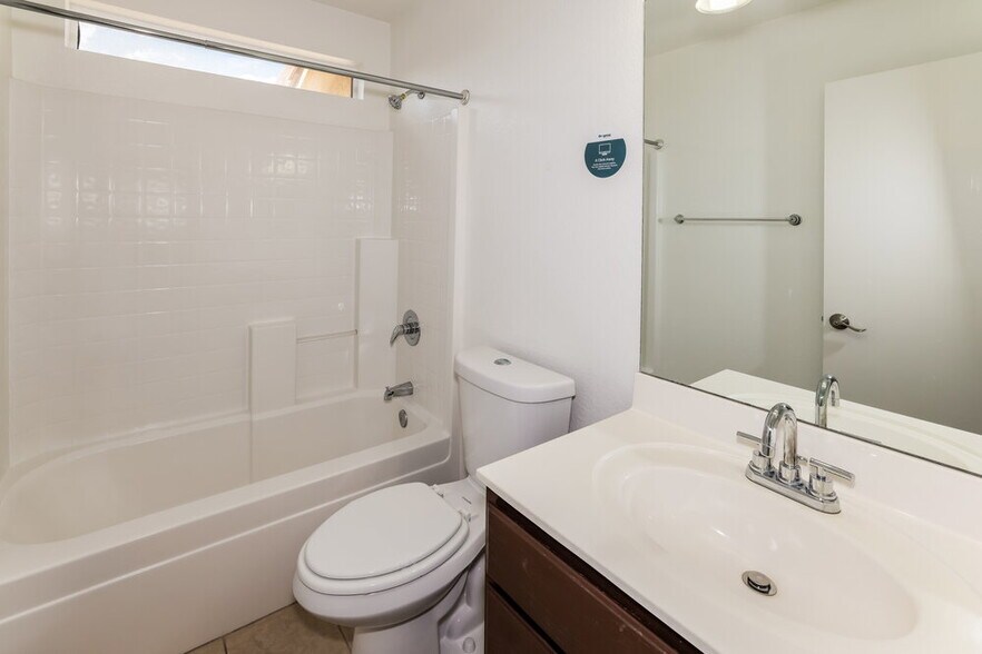 Building Photo - 14720 W Lamoille Dr