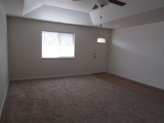 Building Photo - 2456 Hannah Ln