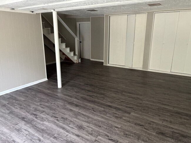 Building Photo - NO SECURITY DEPOSIT! Beautiful 3 Bedroom Home