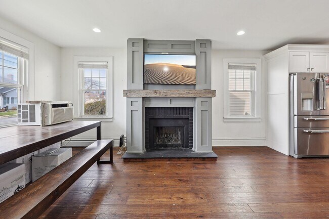 Building Photo - 48 Marinus St