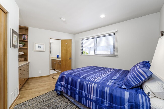 Building Photo - "Charming Furnished Retreat: Classic Cozy ...