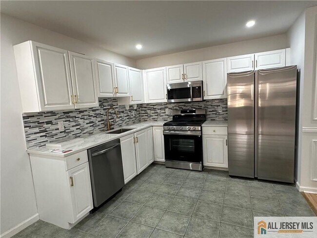 Building Photo - 352 Bowler Ct