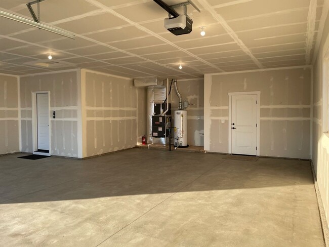 Building Photo - Single Level 4 Bedroom 2 Bathroom Home in Nampa