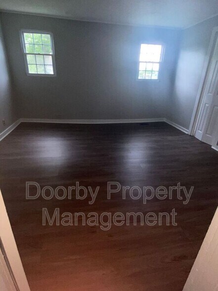 Building Photo - 2700 N Orchard Knob Ave