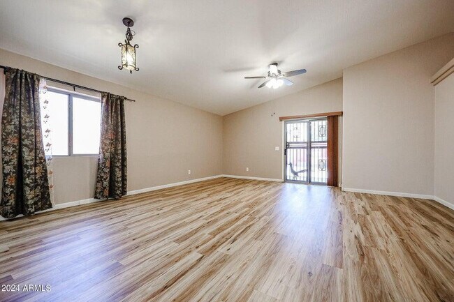 Building Photo - 3974 N Dead Wood Dr