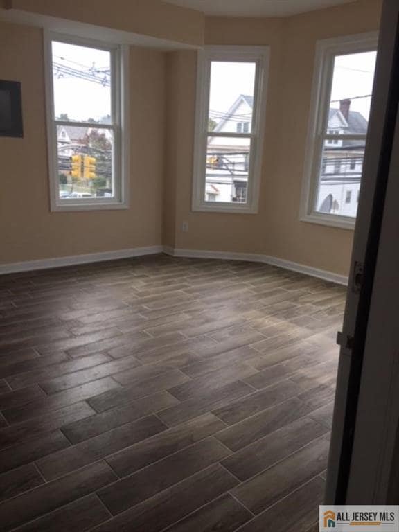 Building Photo - 250 Somerset St