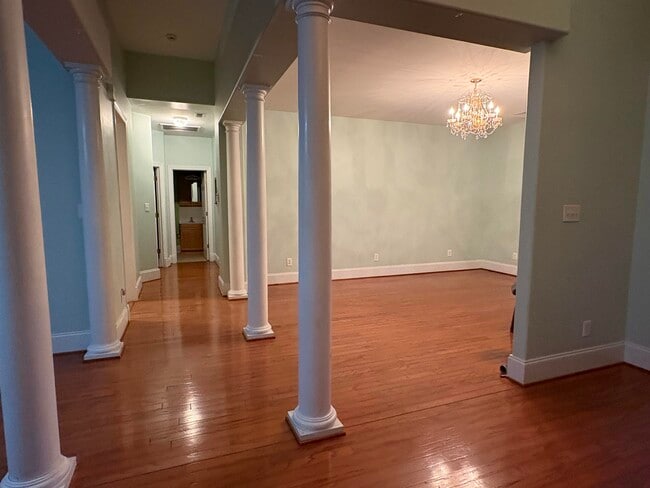 Building Photo - 533 Stonemason Dr