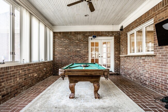 Building Photo - 9628 Summerlakes Dr