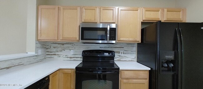 Building Photo - 537 Scrub Jay Dr