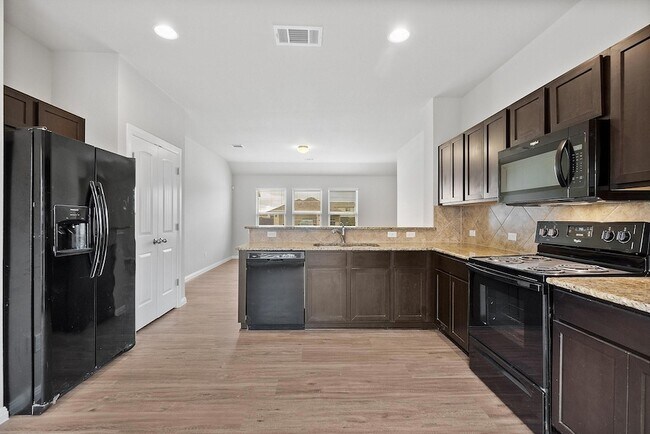 Building Photo - 13024 Tinker St