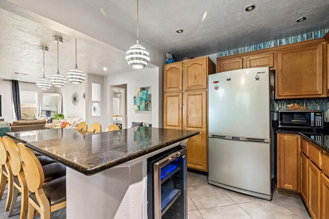 Building Photo - 5219 Avenue Q