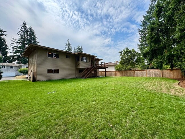 Building Photo - Bellevue Home