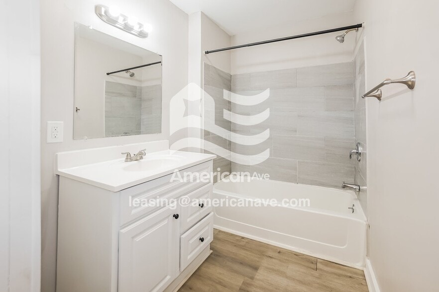 Building Photo - 4043 Vermaas Ave