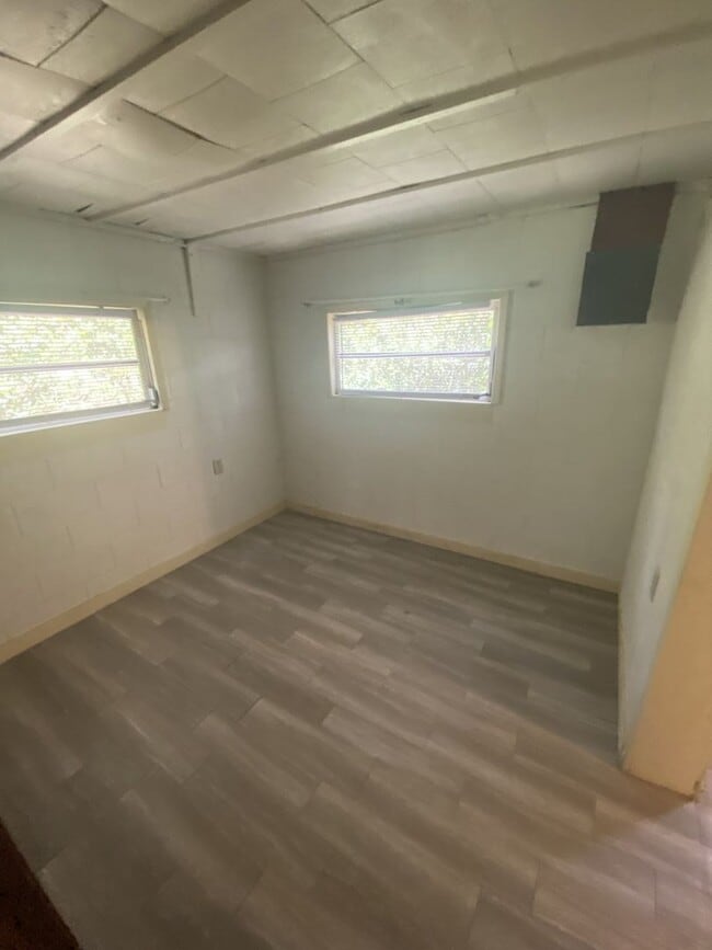 Building Photo - 1 bedroom cottage near Downtown Tavares