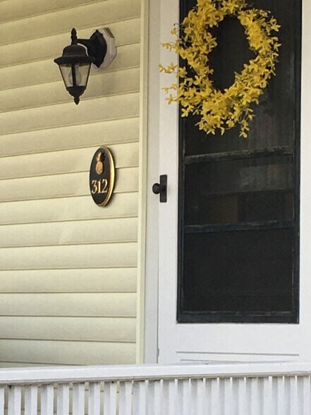 Primary Photo - 312 Davis St