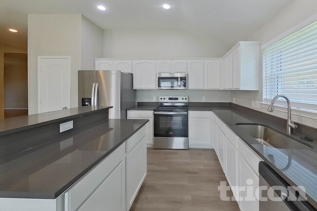 Building Photo - 522 Golden Bell Dr