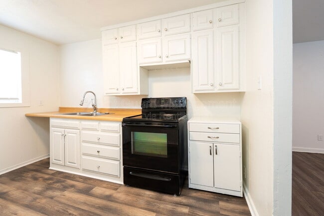 Building Photo - 4471 E Boston Dr