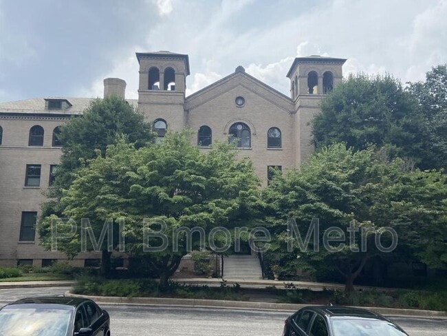 Building Photo - 5712 Roland Ave