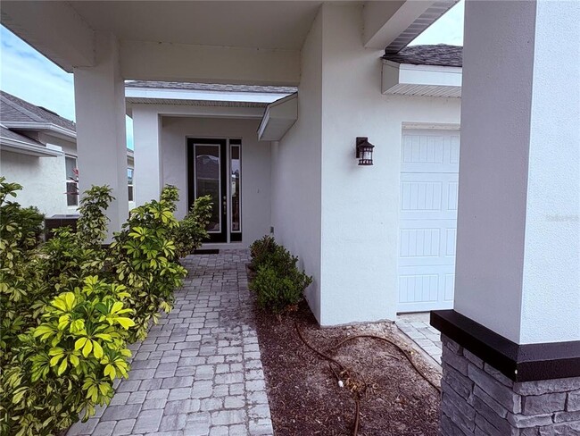 Building Photo - 3109 King Palm Dr
