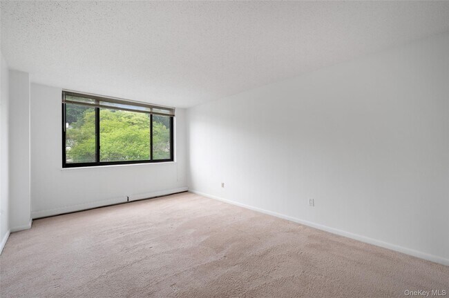 Building Photo - 25 Rockledge Ave