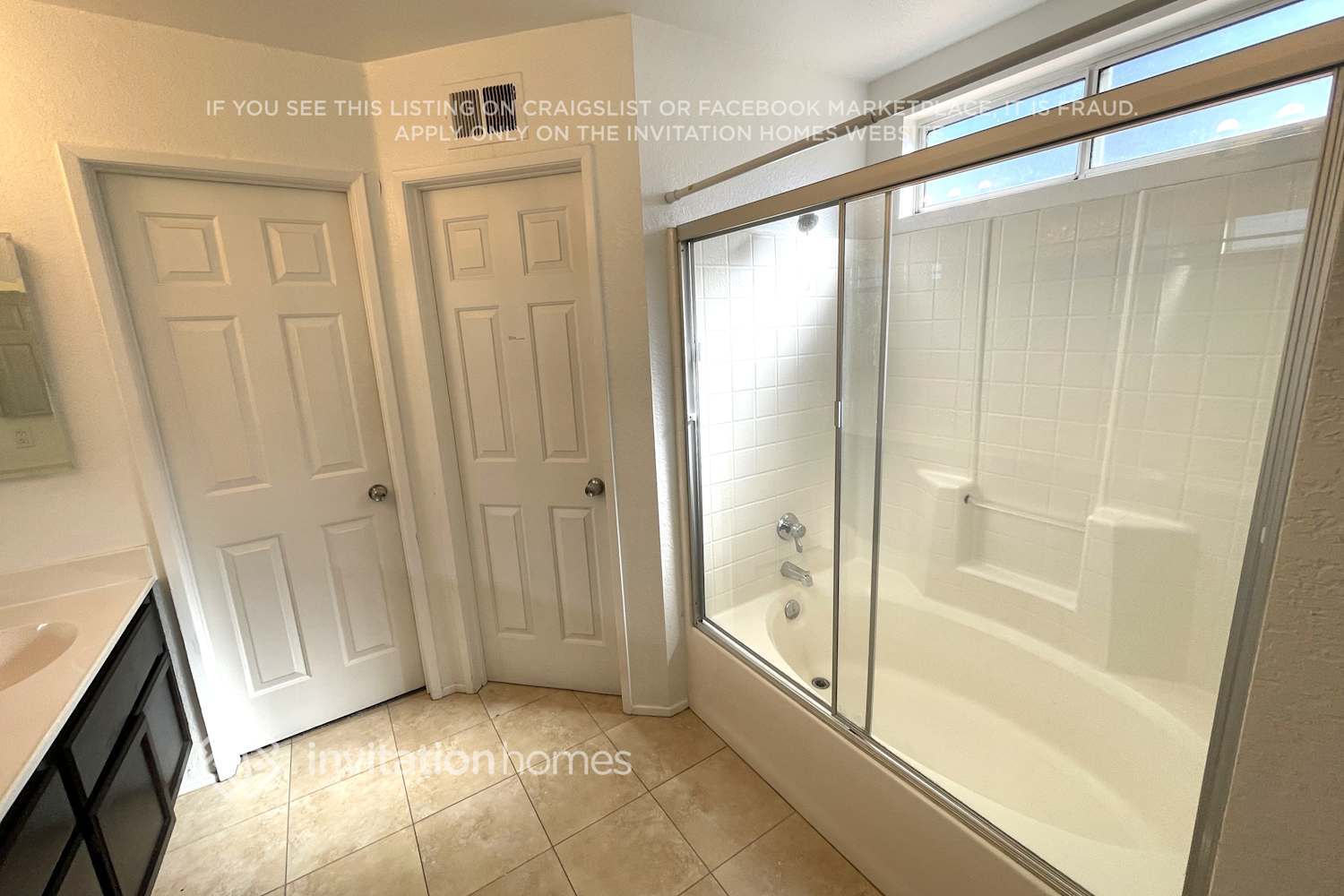 Building Photo - 3120 Crowne Dr