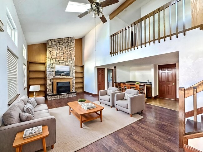 Building Photo - 18203 E Berry Dr