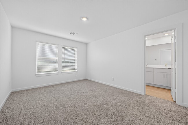 Building Photo - 1738 Revolution Way
