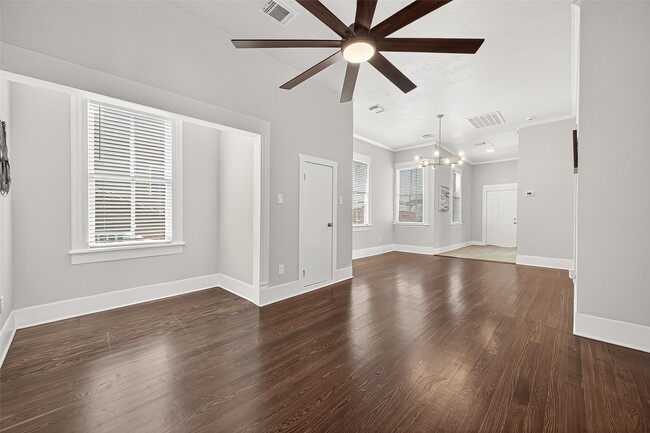 Building Photo - 1814 33rd St