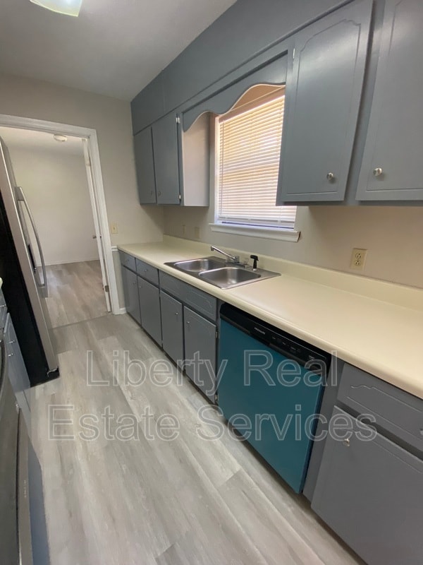 Building Photo - 105 Maid Marian Ct